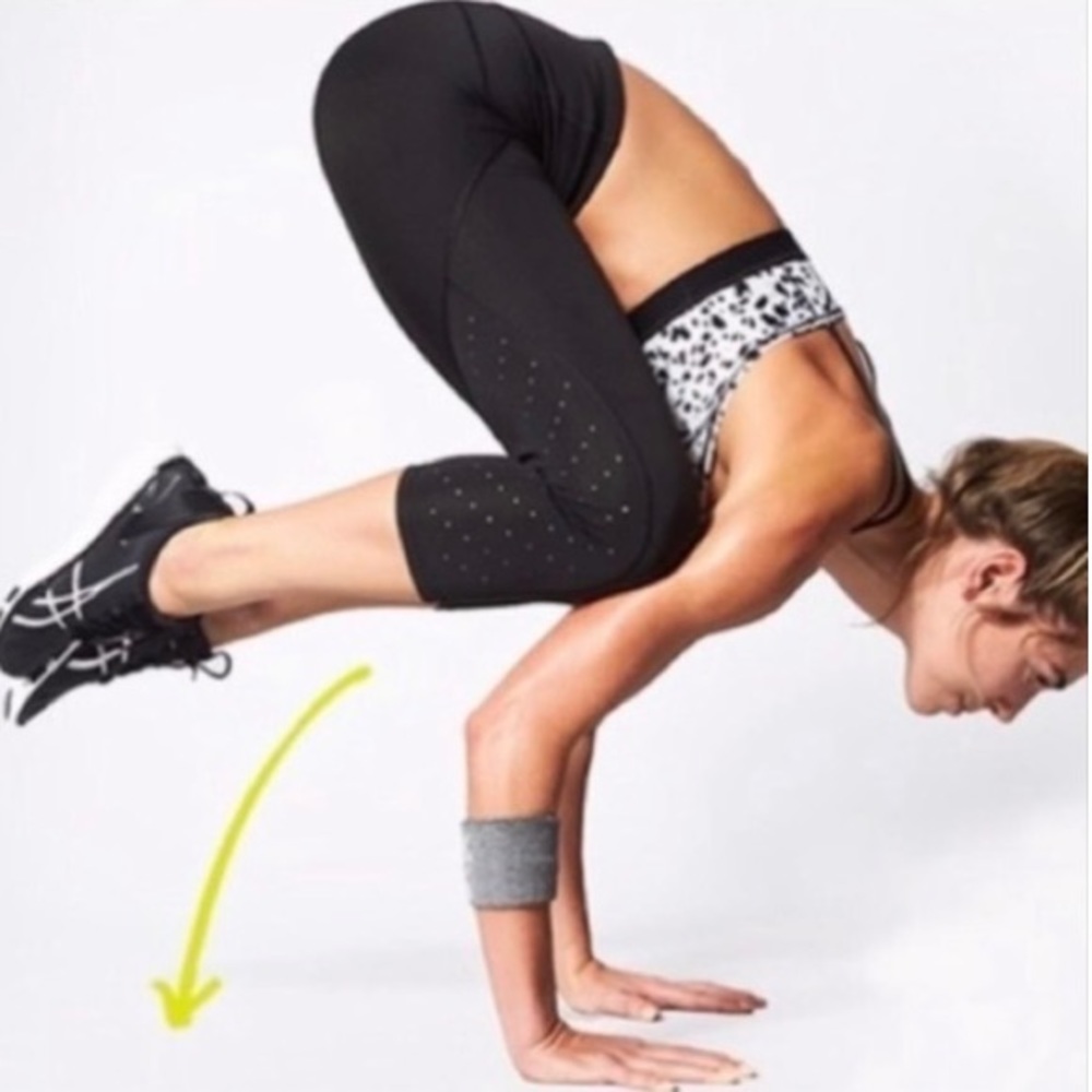 4/$25 Athleta Stealth TruCool Sculptek X Capri in Black -X-Small Petite Leggings